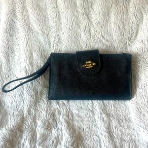 Coach Wristlet Phone Wallet Crossgrain Leather Black/Gold